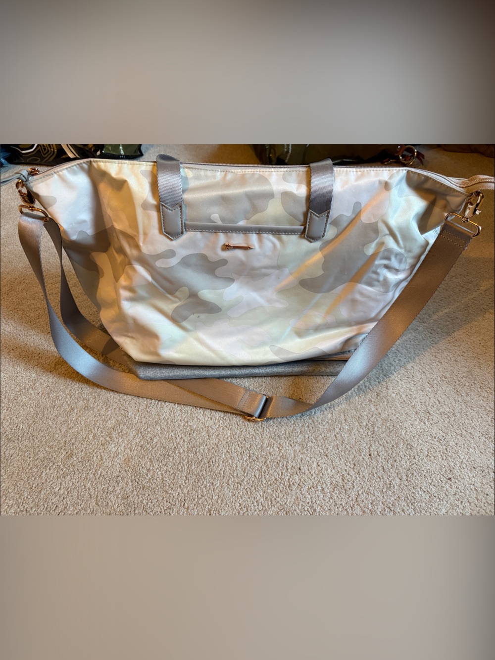 Stella & Dot Neutral Gray Camo Travel Tote